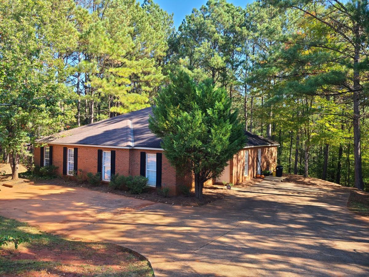 House for rent at 380 Mobley Rd, Hamilton, GA 31811