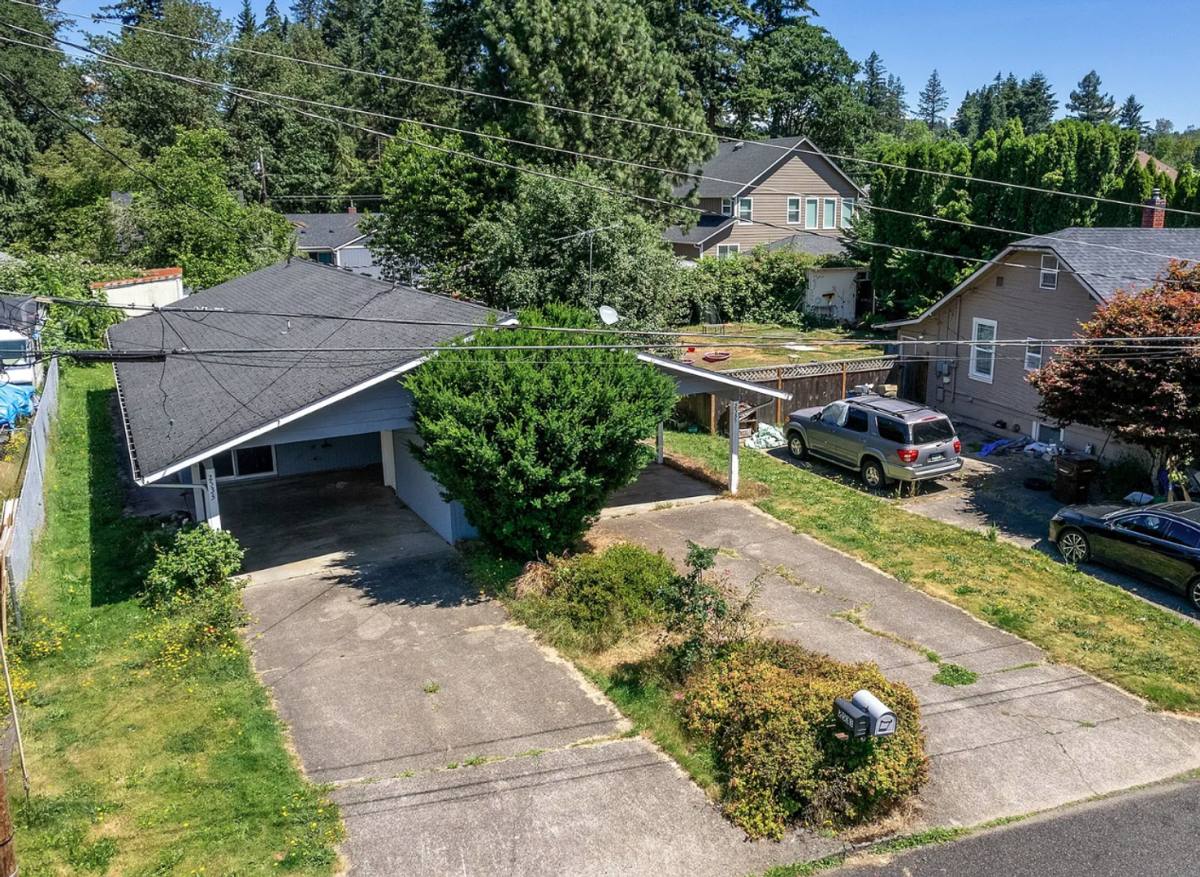 House for rent at 2533 G St, Washougal, WA 98671