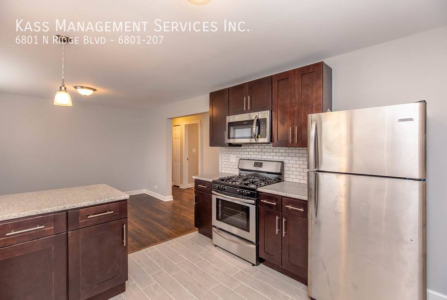 Apartment for rent at 6801 N Ridge Blvd #207, Chicago, IL 60645