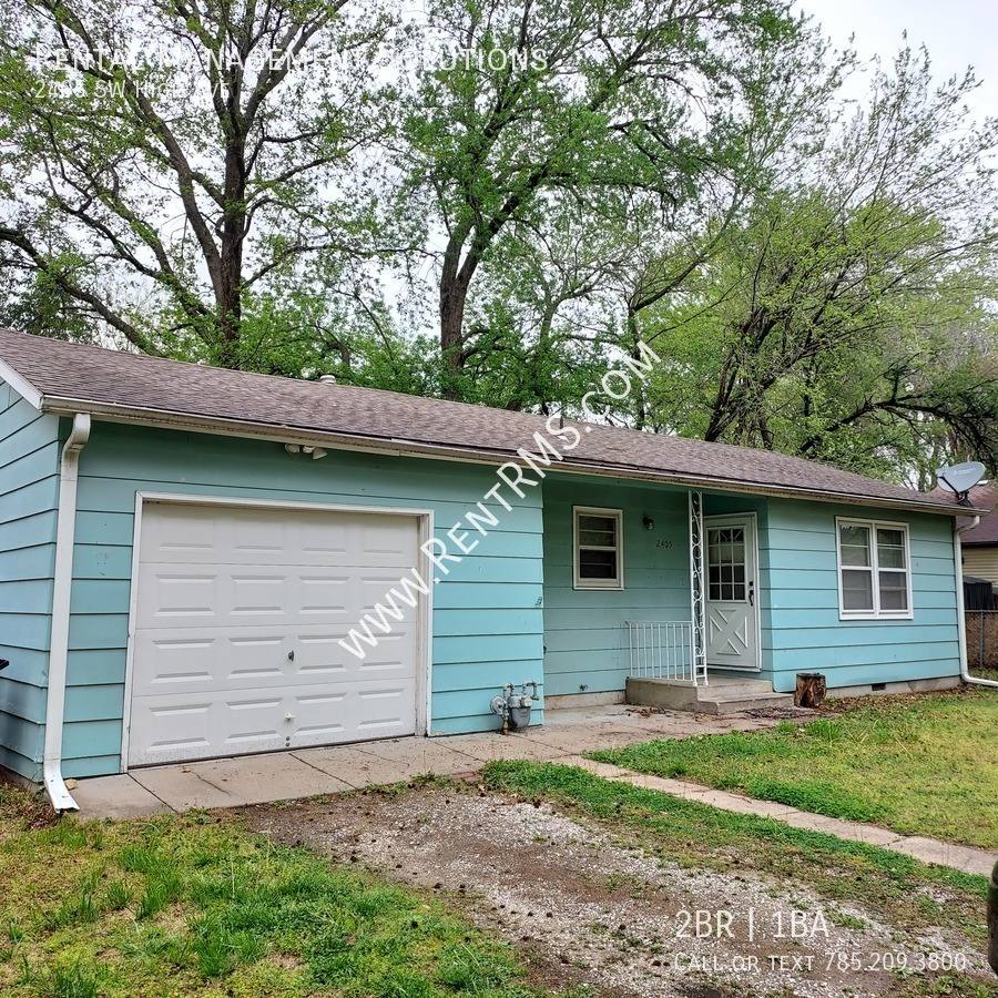 House for rent at 2405 SW High Ave, Topeka, KS 66611