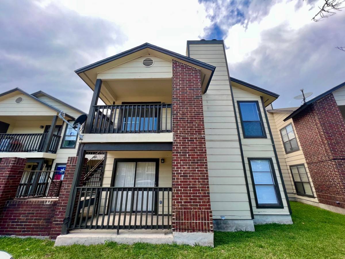 Apartment for rent at 810 Station St, Converse, TX 78109