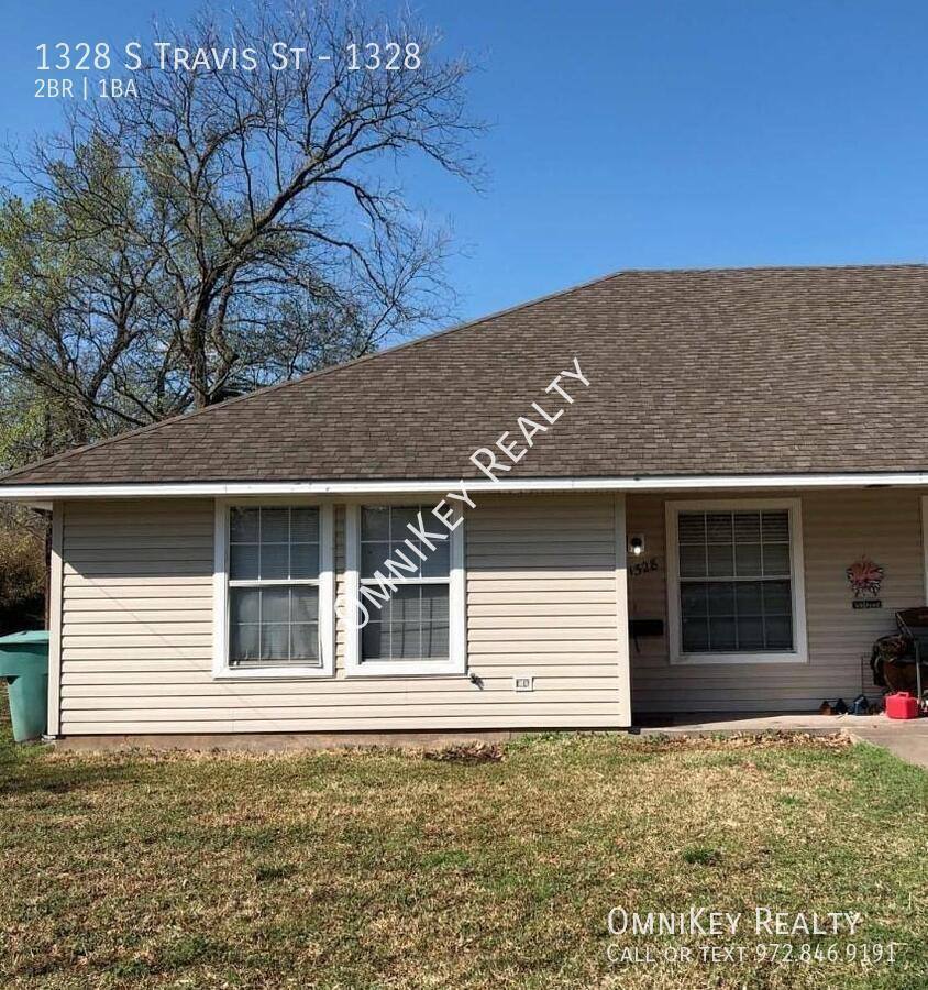 Apartment for rent at 1328 S Travis St, Sherman, TX 75090