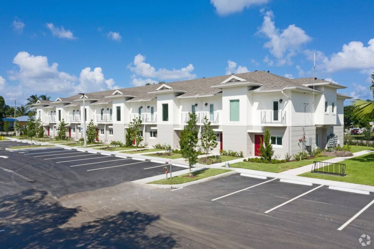 Townhouse for rent at 3884 Melaleuca Lane, Lake Worth, FL 33461