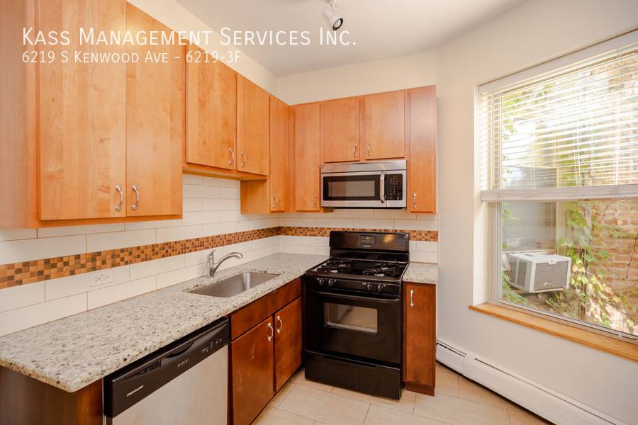 Apartment for rent at 6219 S Kenwood Ave #3F, Chicago, IL 60637