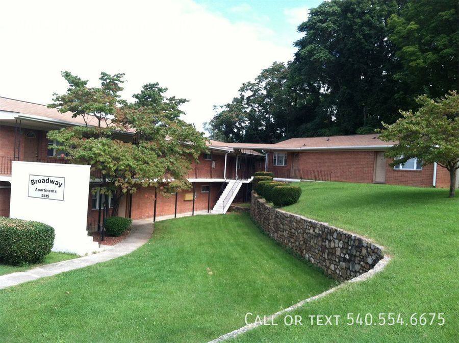 Apartment for rent at 2415 Broadway Ave SW #2, Roanoke, VA 24014
