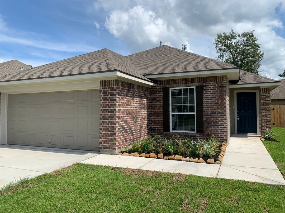 House for rent at 14358 S Summerchase Circle, Willis, TX 77318