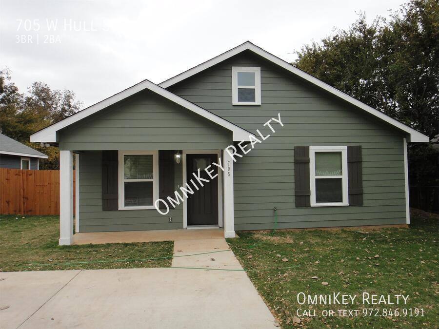 705 W Hull St, Denison, TX 75020