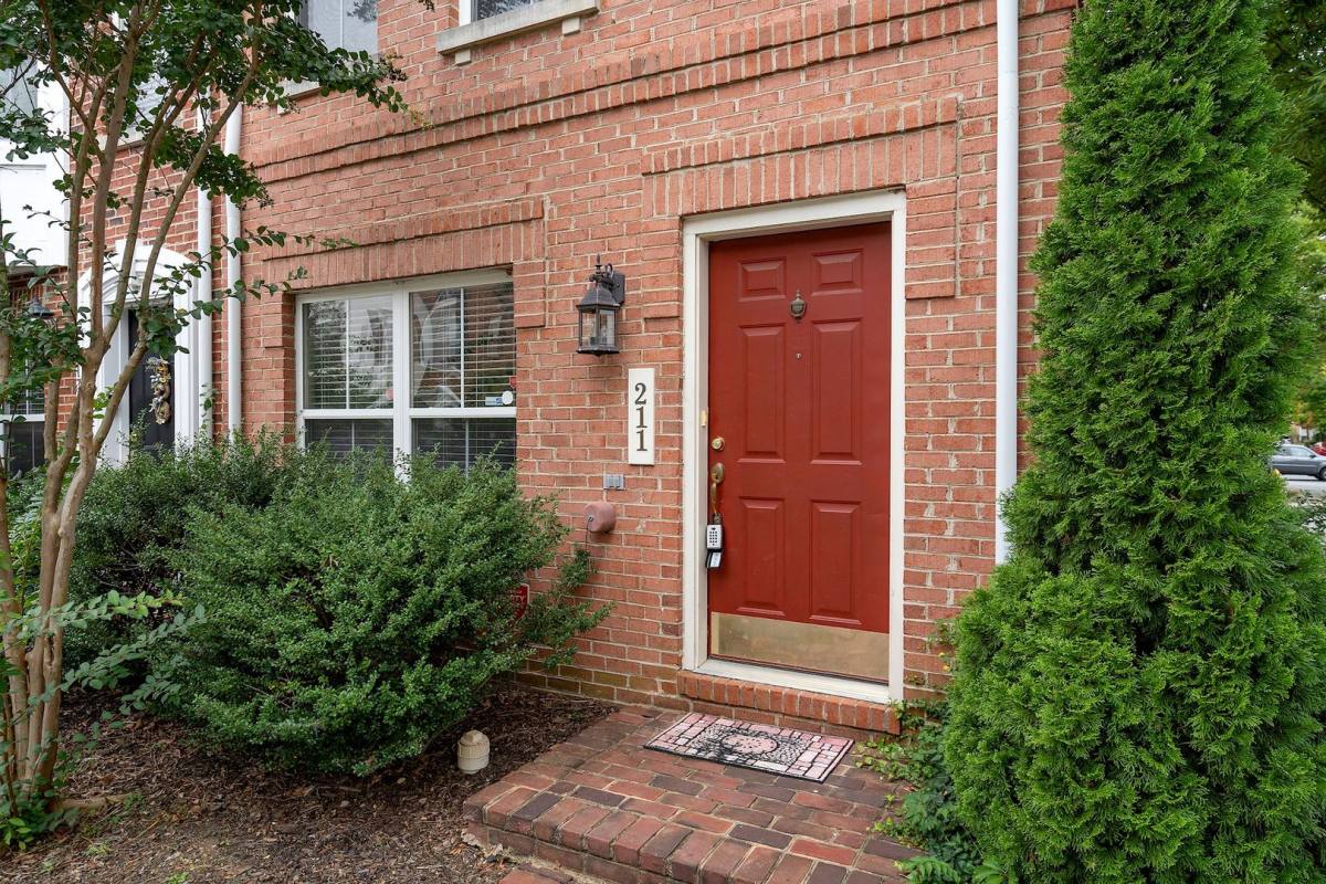 Townhouse for rent at 211 Medlock Lane, Alexandria, VA 22304