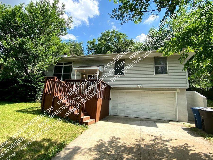 House for rent at 713 E Hackley Ave, Des Moines, IA 50315