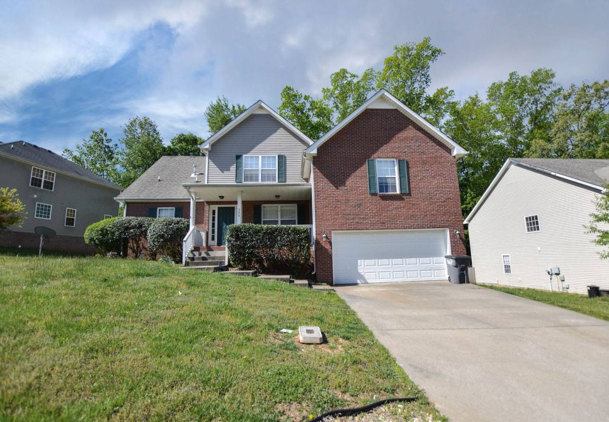 House for rent at 566 Winding Bluff Way, Clarksville, TN 37040
