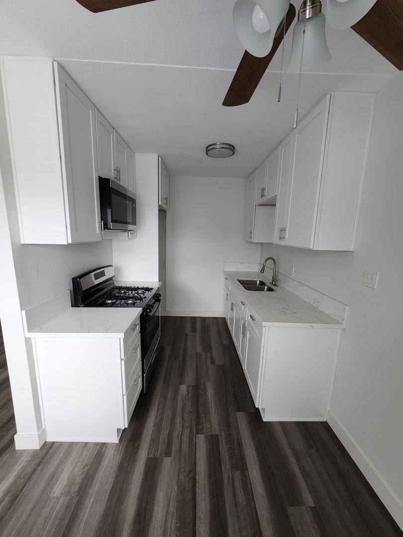 Apartment for rent at 140 W Wilson Ave, Orange, CA 92867