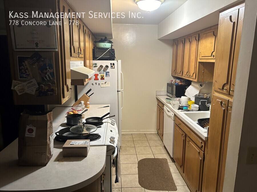Townhouse for rent at 778 Concord Lane #778, Barrington, IL 60010
