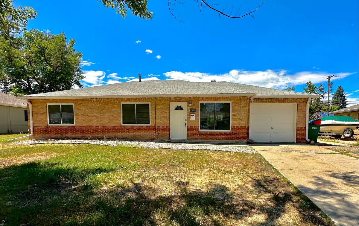 House for rent at 1043 Tucson St, Aurora, CO 80011