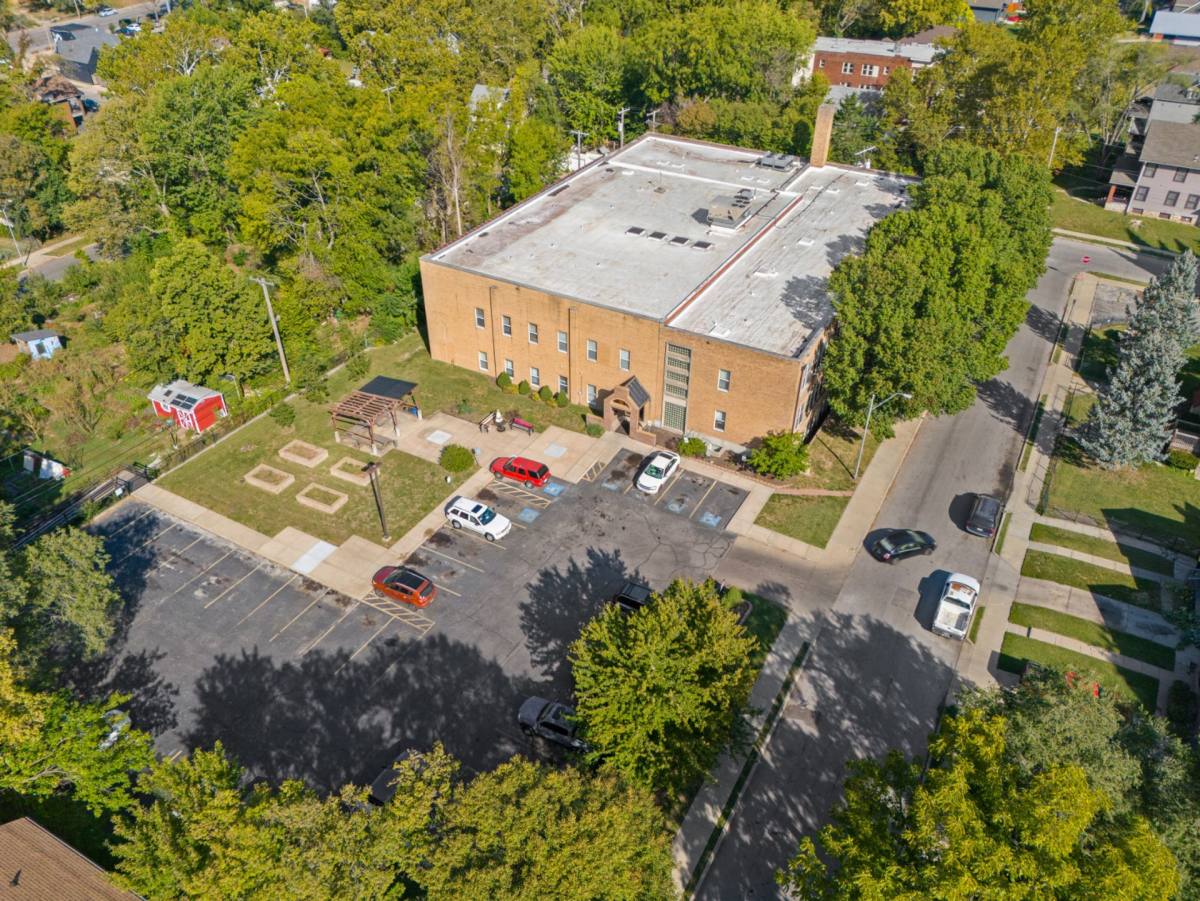 Apartment for rent at 4200 Tracy Ave, Kansas City, MO 64110