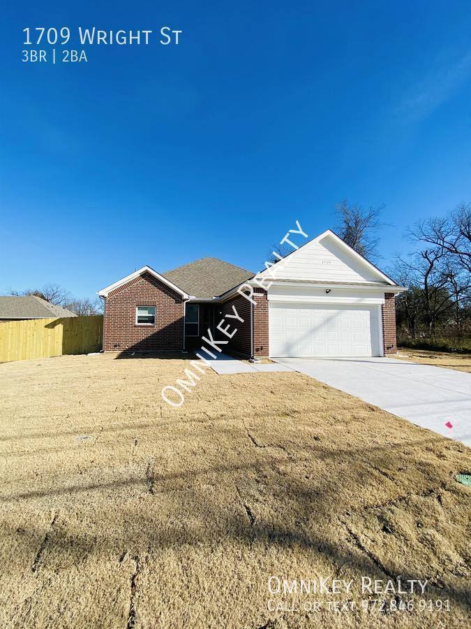 House for rent at 1709 Wright St, Greenville, TX 75401
