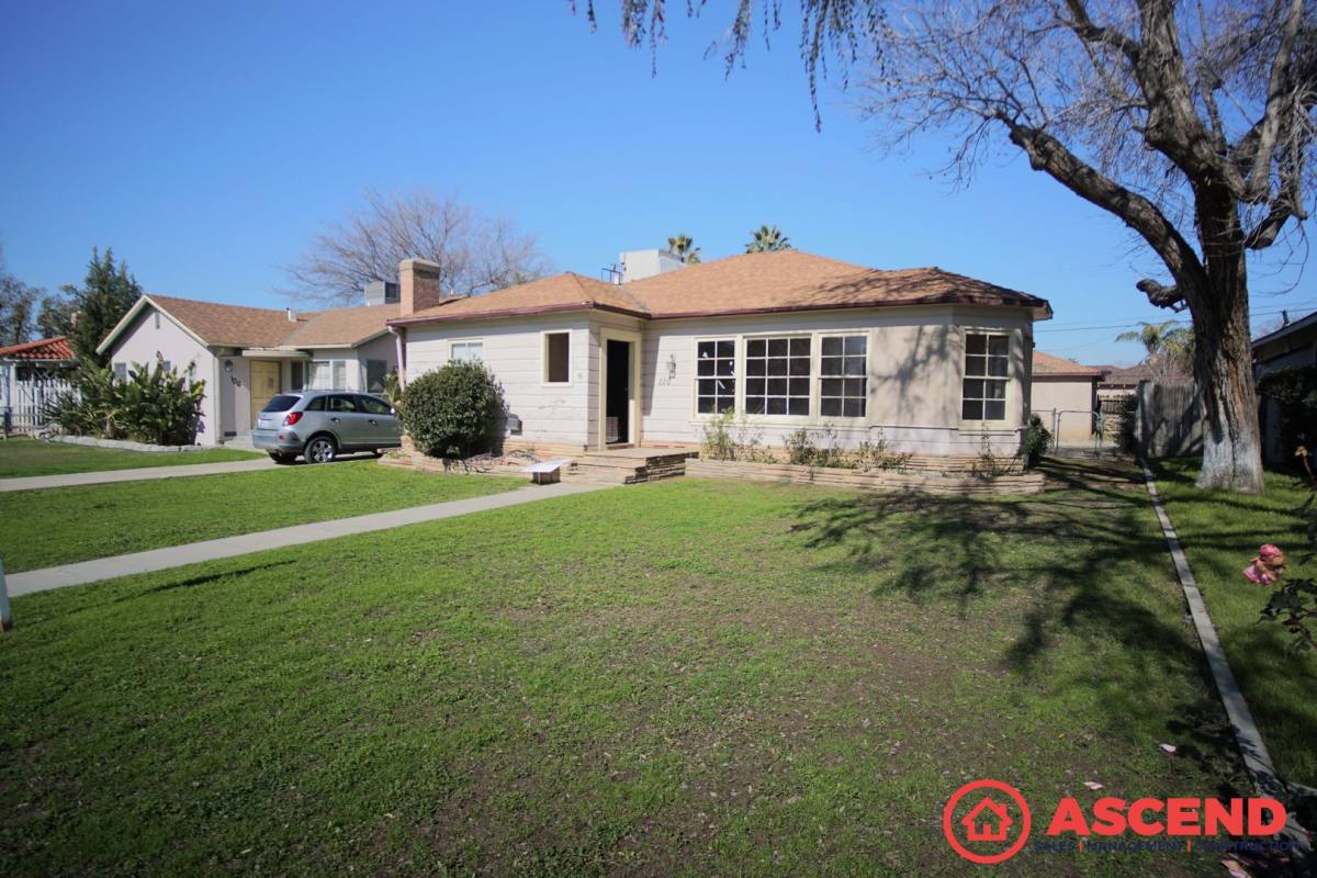 House for rent at 110 Lincoln St, Bakersfield, CA 93305