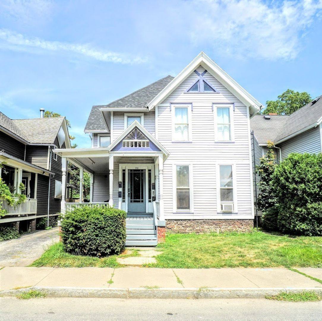 Apartment for rent at 32 Tracy St, Rochester, NY 14607