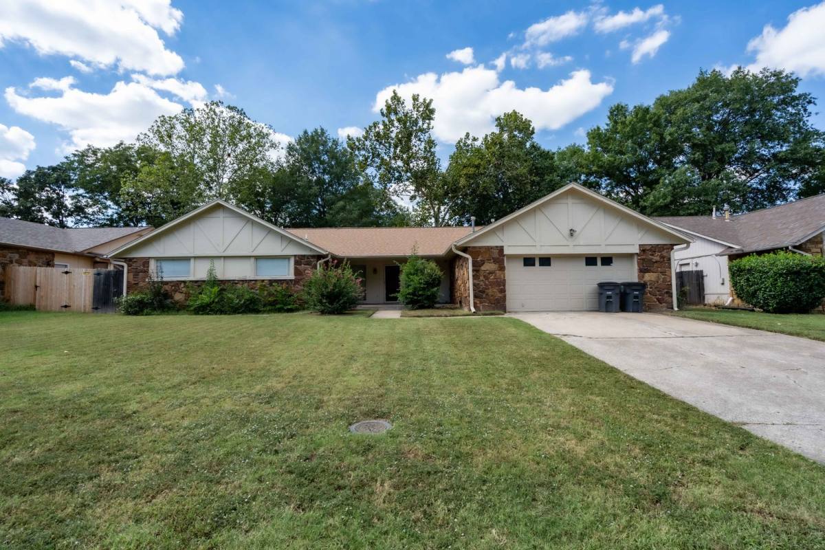 House for rent at 6718 S 90th E Ave, Tulsa, OK 74133