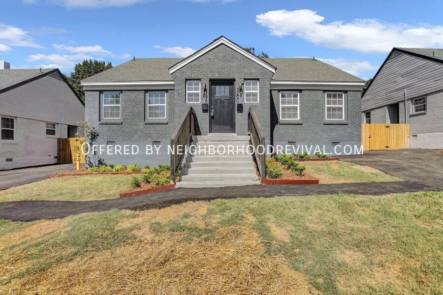 Apartment for rent at 3198 Walnut Grove Rd, Memphis, TN 38111