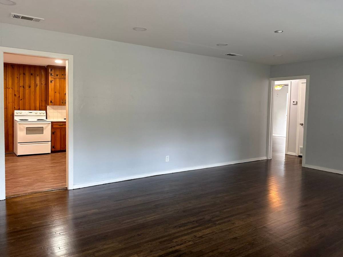 House for rent at 5902 W 14th St, Irving, TX 75060
