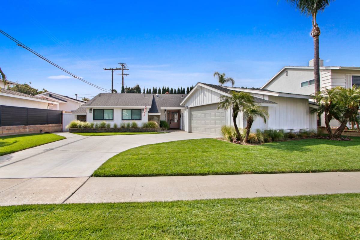 House for rent at 1833 Pitcairn Dr, Costa Mesa, CA 92626