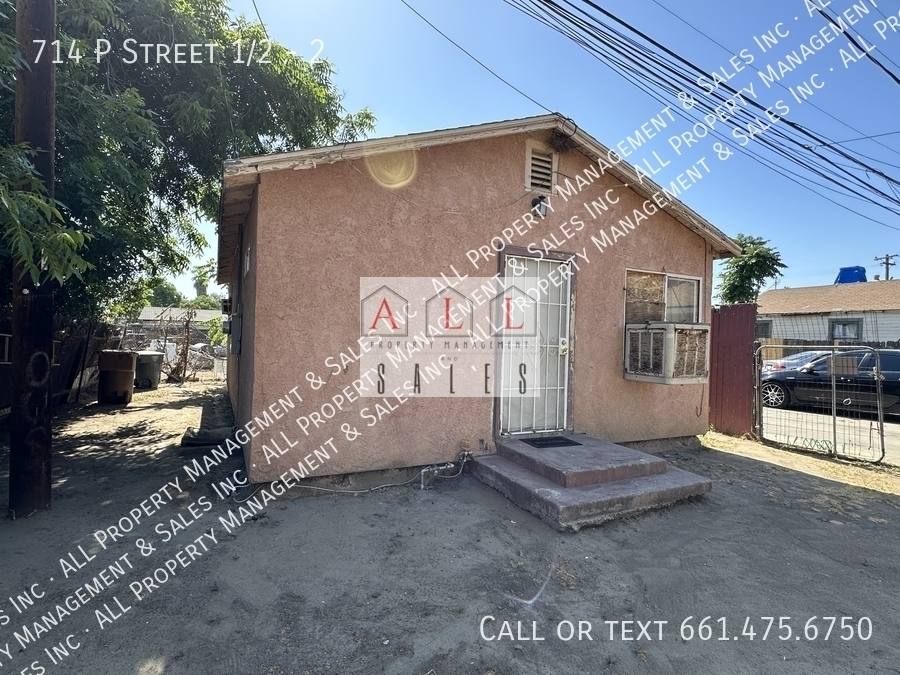 Apartment for rent at 714 P St 1 2 #2, Bakersfield, CA 93304