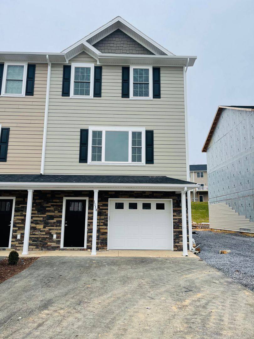 Townhouse for rent at 1110 Bluemoon Dr, Harrisonburg, VA 22801