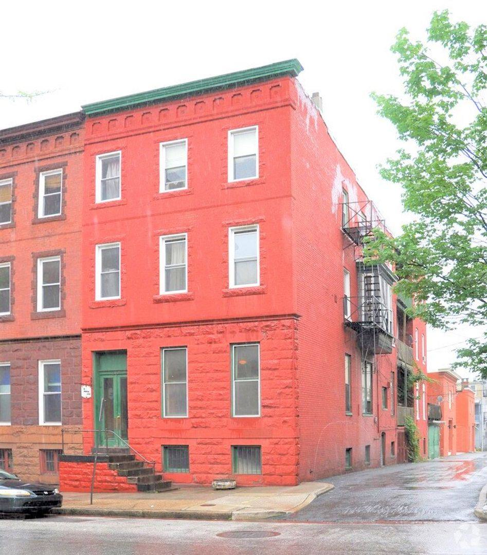 Apartment for rent at 207 E Preston St, Baltimore, MD 21202