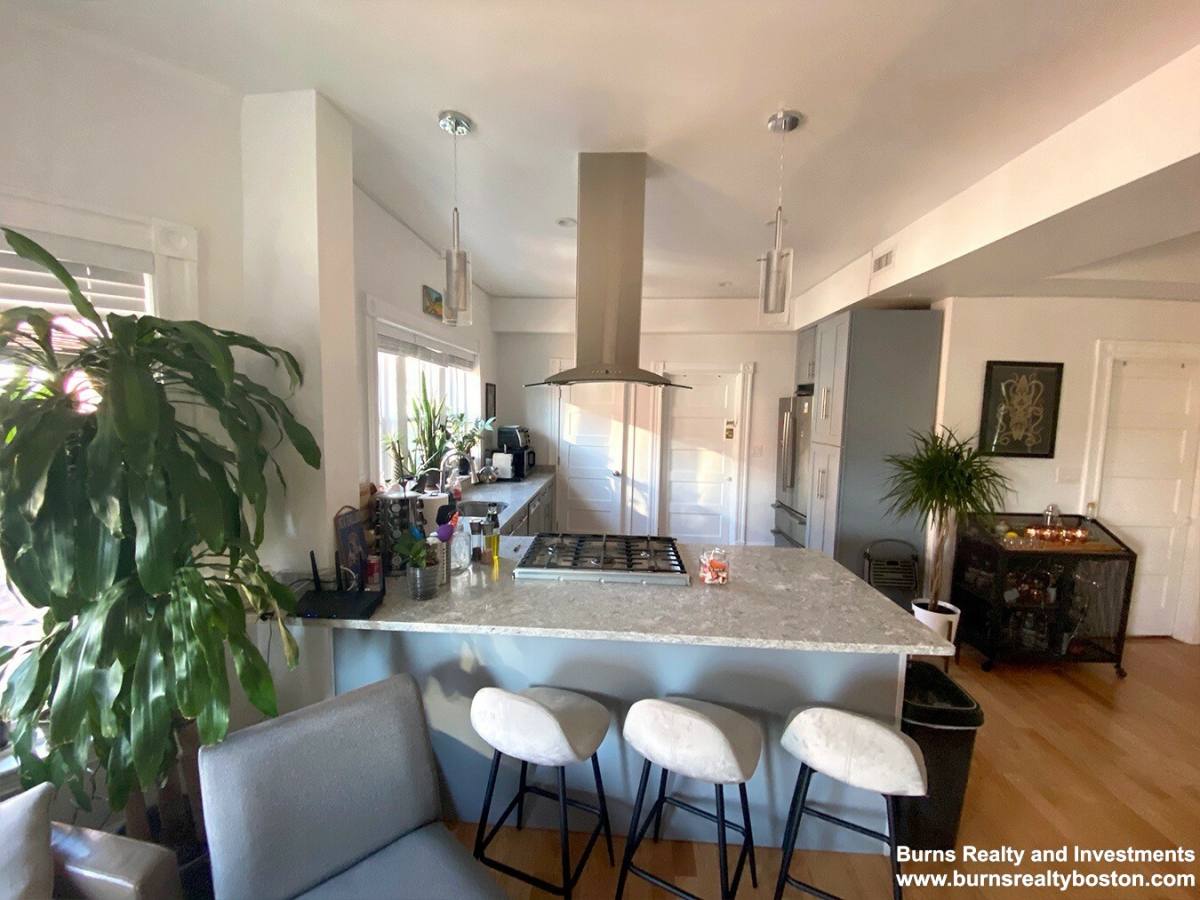 Apartment for rent at 8 Cherry St #2, Somerville, MA 02144