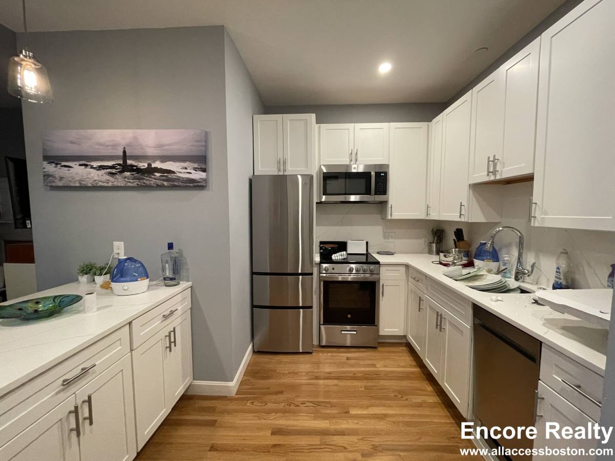 Apartment for rent at 464 Beacon #3R, Boston, MA 02115