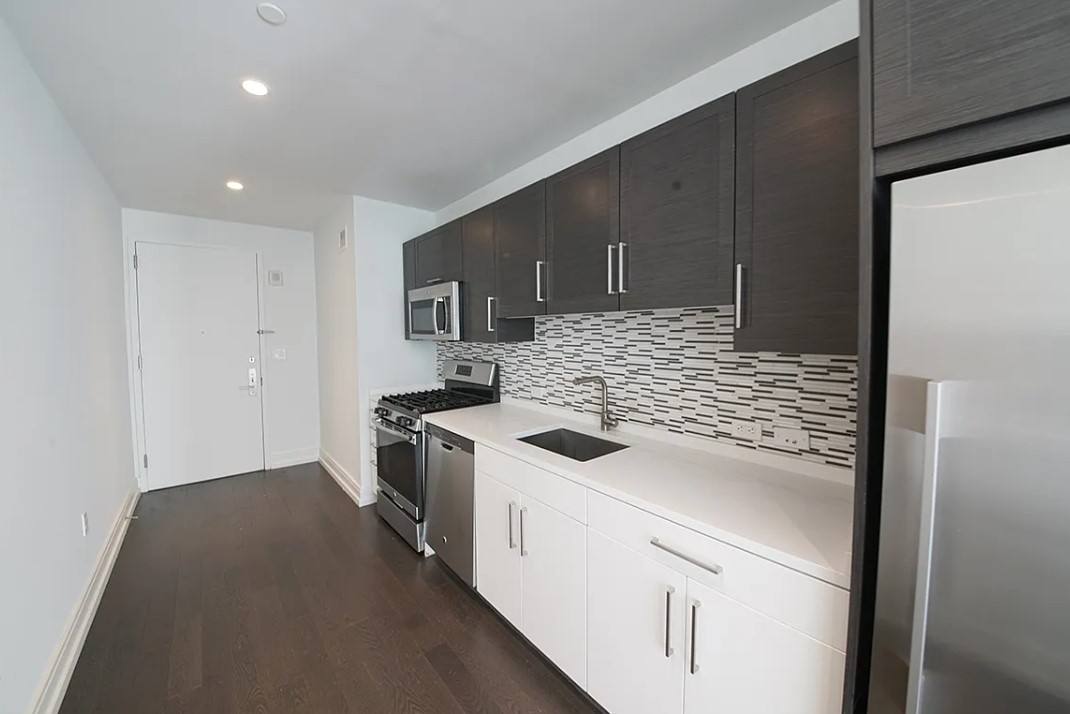Apartment for rent at 551 10th Ave #15F, New York, NY 10018