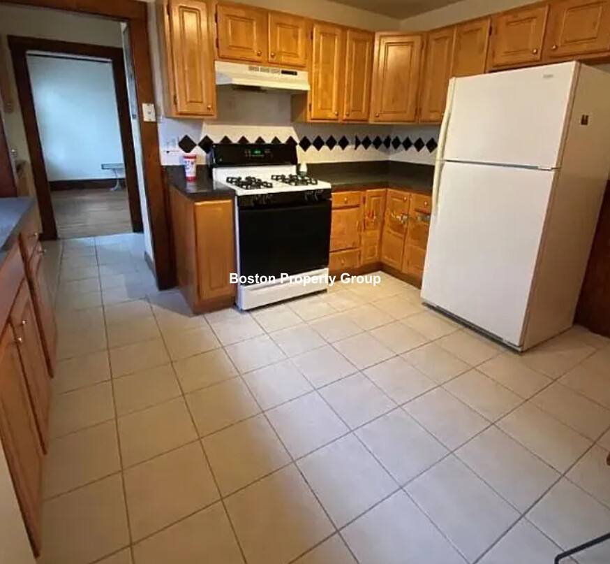 Apartment for rent at 178 Calumet St, Roxbury Crossing, MA 02120
