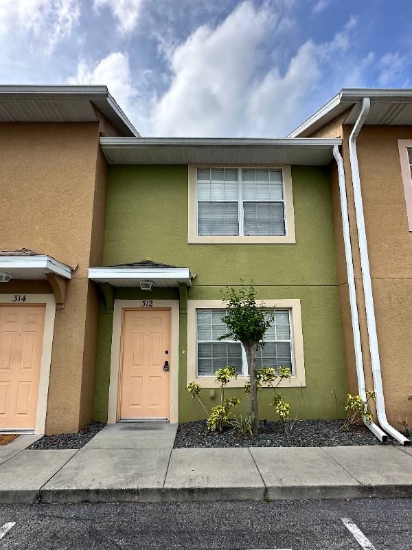 Townhouse for rent at 312 Cervantes Dr, Kissimmee, FL 34743