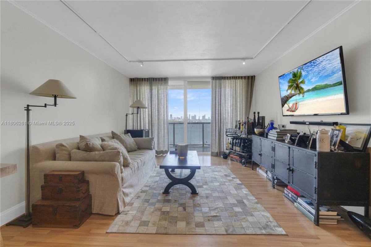Apartment for rent at 1900 Sunset Harbour Dr, Miami Beach, FL 33139