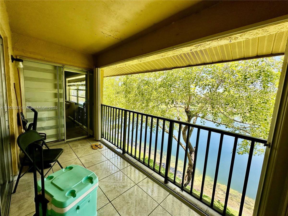 Apartment for rent at 15430 SW 82nd Lane #633, Miami, FL 33193