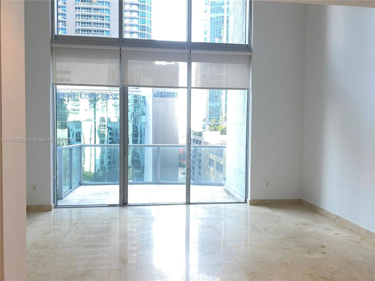 House for rent at 1060 Brickell Ave #1009, Miami, FL 33131