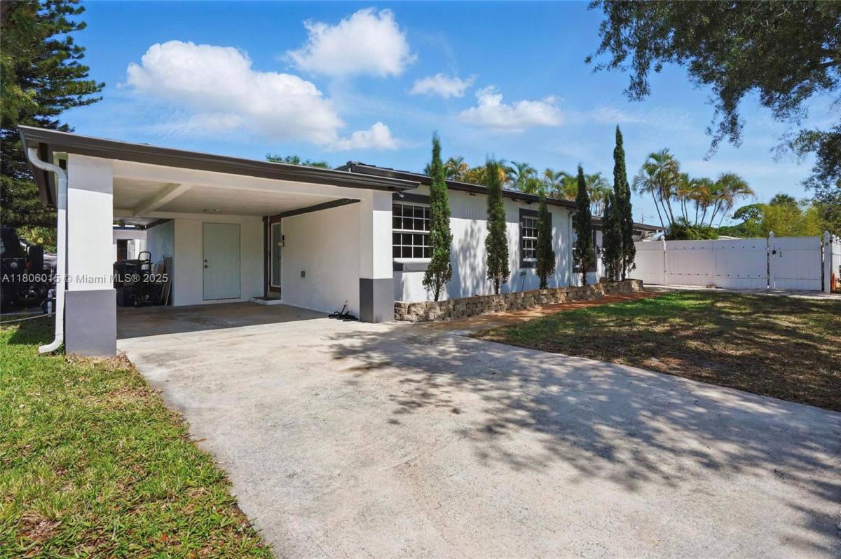 House for rent at 2000 SW 4th Ave #1, Fort Lauderdale, FL 33315