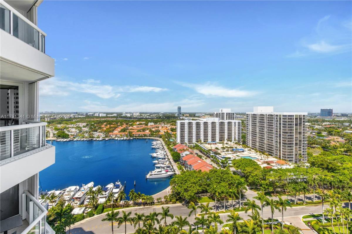 House for rent at 21055 Yacht Club Dr #2203, Miami, FL 33180