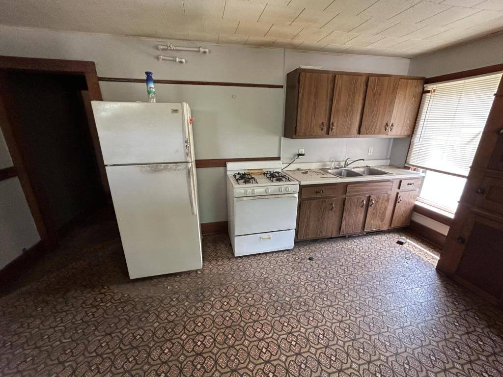 Apartment for rent at 617 1 2 W Galena Ave, Freeport, IL 61032