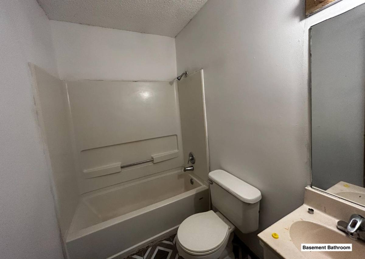 Townhouse for rent at 2420 Delavan Ave, Kansas City, KS 66104