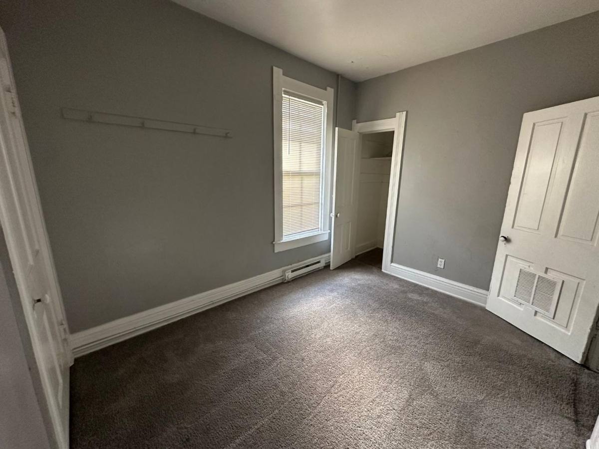 Apartment for rent at 811 Bush St, Toledo, OH 43604