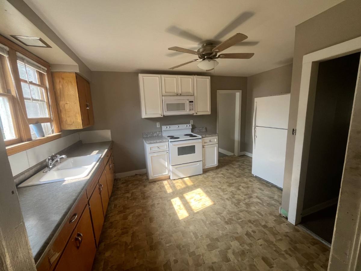 Apartment for rent at 609 Thayer, Rhinelander, WI 54501