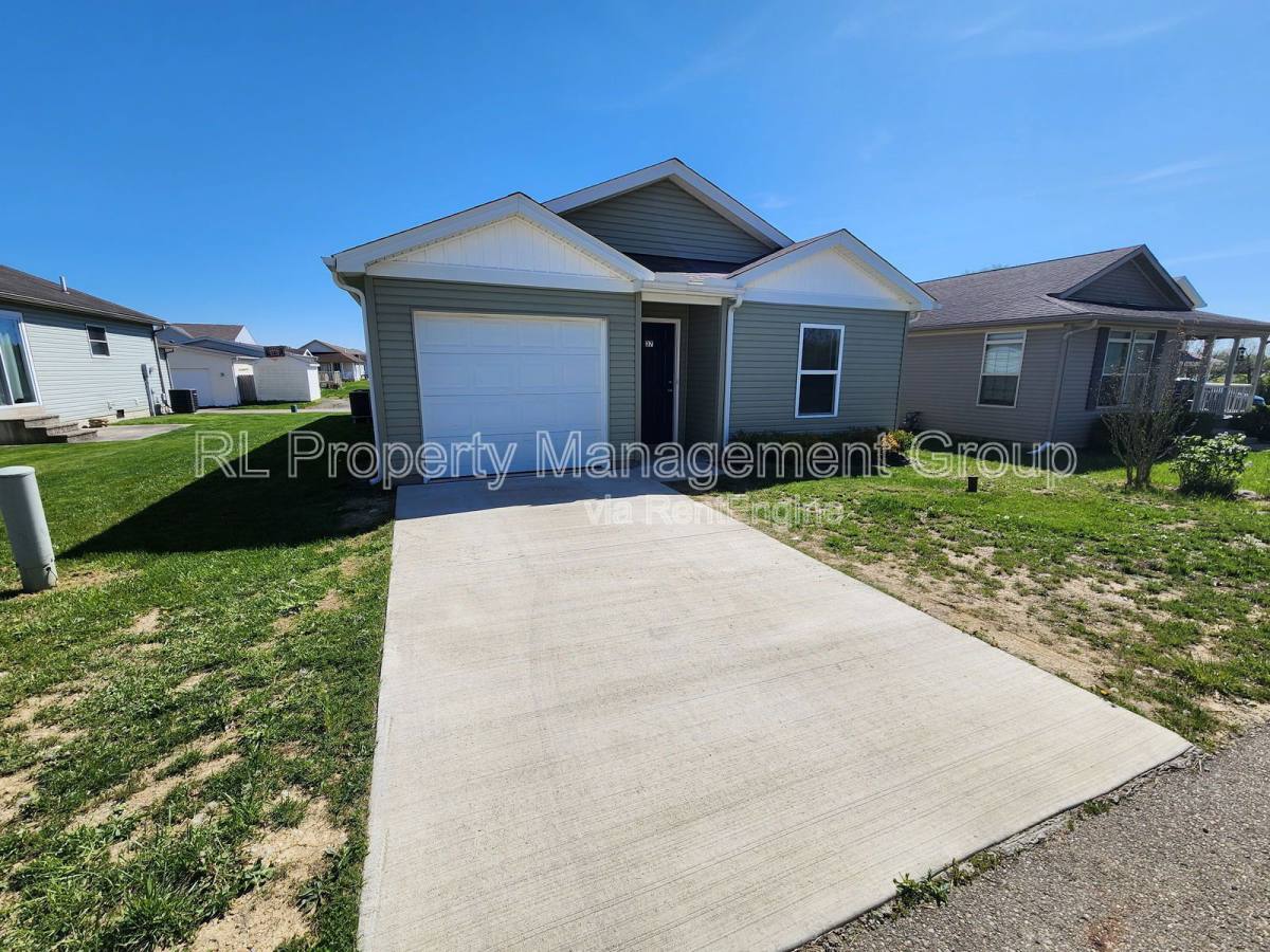 37 Parkview Ave, Commercial Point, OH 43116