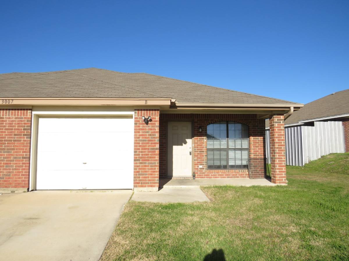 Townhouse for rent at 3007 Dannen Court #B, Killeen, TX 76549
