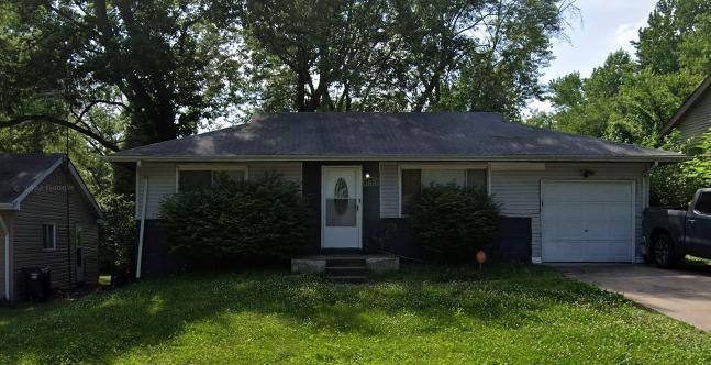 House for rent at 10121 Crown Point Dr, Saint Louis, MO 63136
