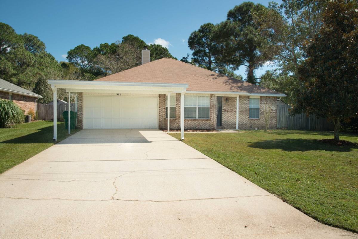 House for rent at 143 Palmetto Ave, Mary Esther, FL 32569
