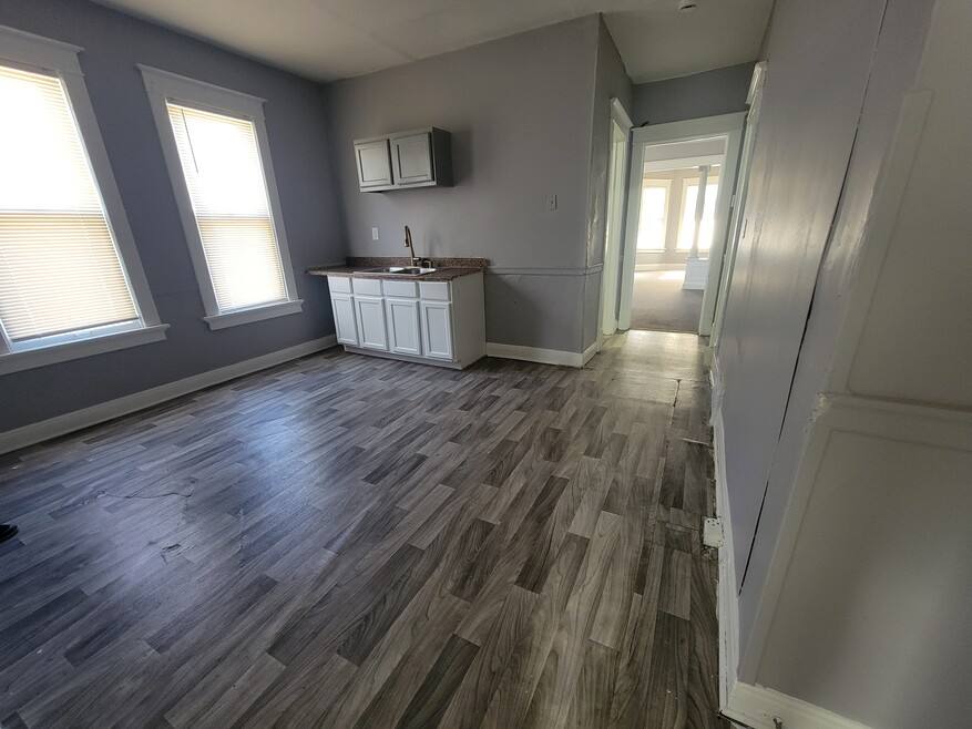 Apartment for rent at 106 W Keefe Ave #4, Milwaukee, WI 53212