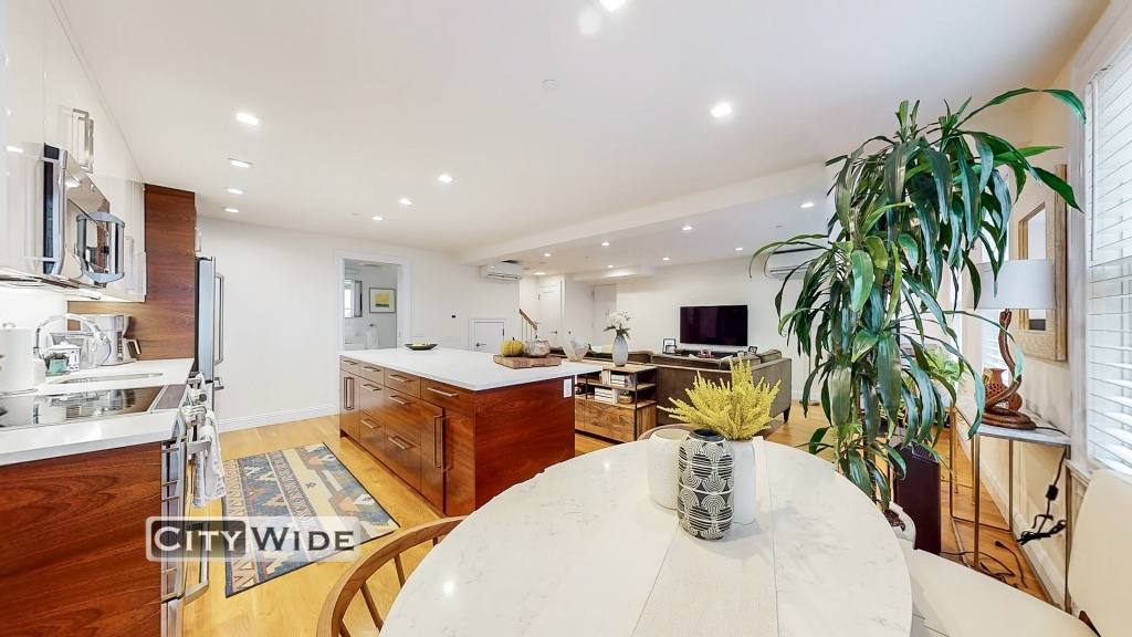 Apartment for rent at 237 Bleecker St #2, New York, NY 10014