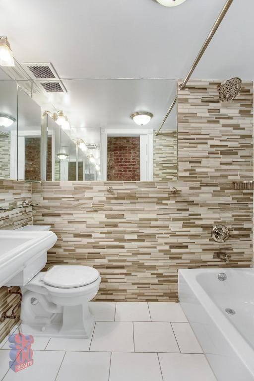 Apartment for rent at 309 W 97th St #1N, New York, NY 10025