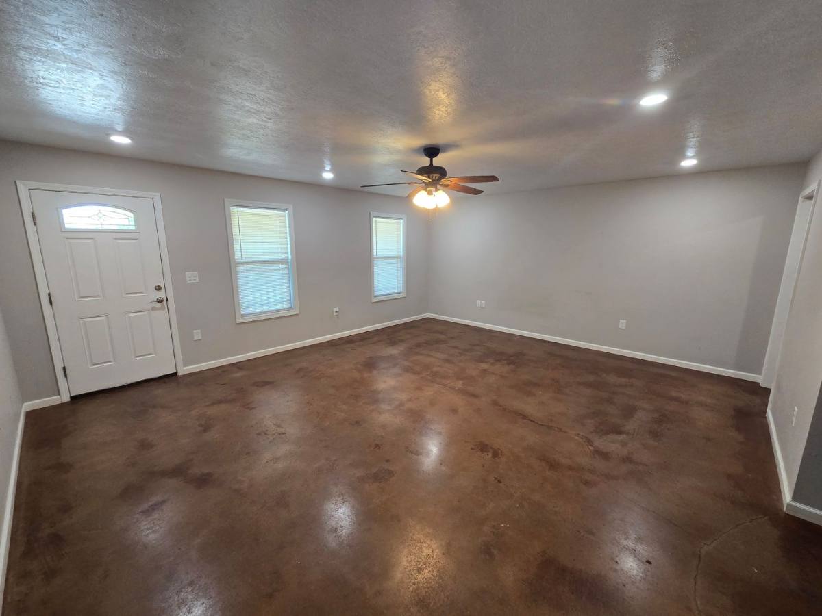 Apartment for rent at 1423 McLain St, Newport, AR 72112